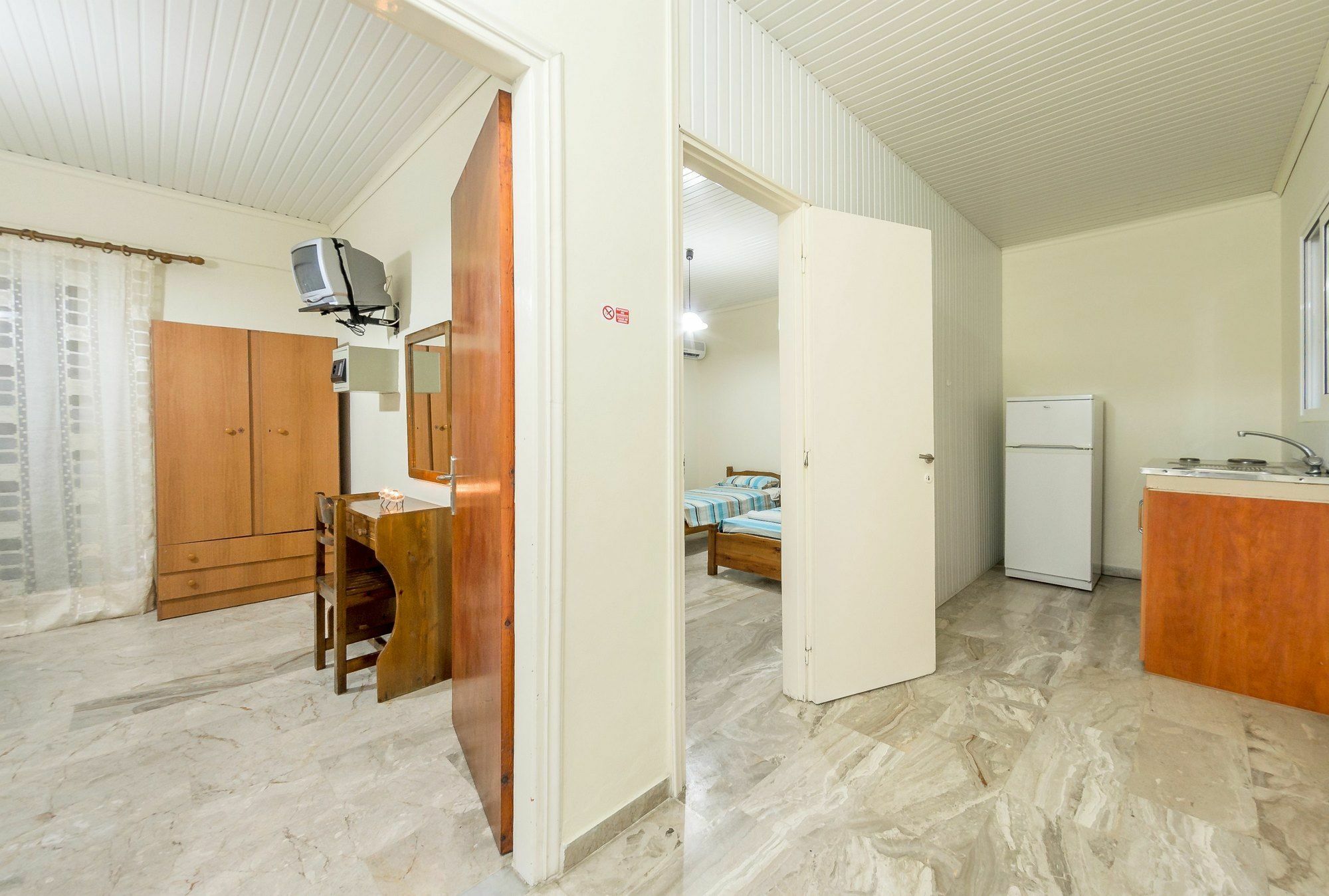 Borsalino Studios & Apartments Laganas Exterior photo